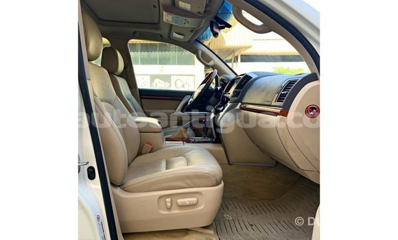 Buy Import Toyota Land Cruiser White Car in Import - Dubai in Antigua Buy Import Toyota Land Cruiser White Car in Import - Dubai in Antigua