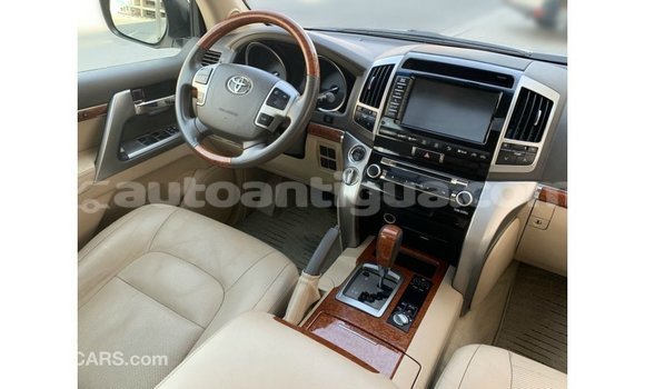 Buy Import Toyota Land Cruiser White Car in Import - Dubai in Antigua Buy Import Toyota Land Cruiser White Car in Import - Dubai in Antigua