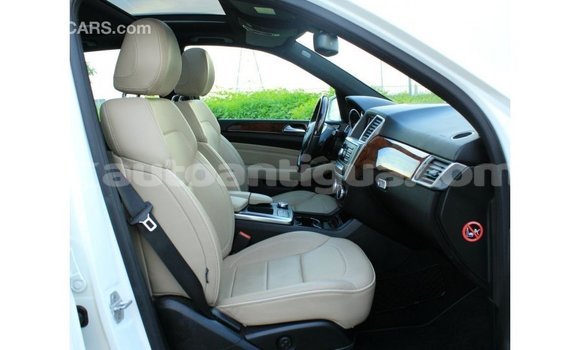 Buy Import Mercedes-Benz 190 (W201) White Car in Import - Dubai in Antigua Buy Import Mercedes-Benz 190 (W201) White Car in Import - Dubai in Antigua