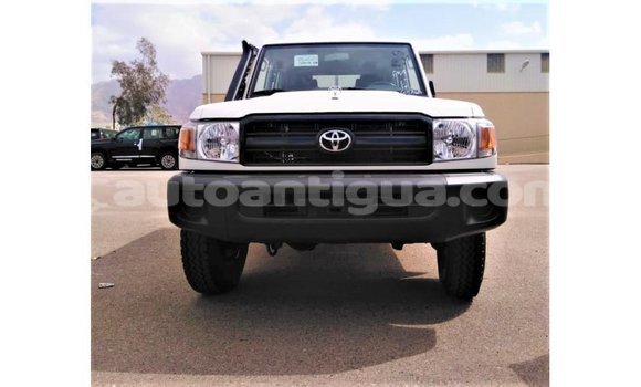 Buy Import Toyota Land Cruiser White Car in Import - Dubai in Antigua