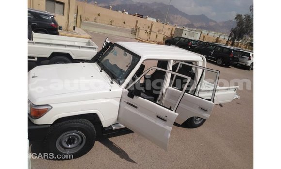 Buy Import Toyota Land Cruiser White Car in Import - Dubai in Antigua Buy Import Toyota Land Cruiser White Car in Import - Dubai in Antigua