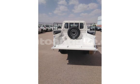 Buy Import Toyota Land Cruiser White Car in Import - Dubai in Antigua Buy Import Toyota Land Cruiser White Car in Import - Dubai in Antigua
