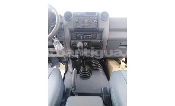 Buy Import Toyota Land Cruiser White Car in Import - Dubai in Antigua Buy Import Toyota Land Cruiser White Car in Import - Dubai in Antigua