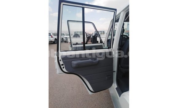Buy Import Toyota Land Cruiser White Car in Import - Dubai in Antigua Buy Import Toyota Land Cruiser White Car in Import - Dubai in Antigua