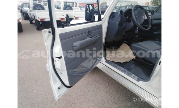 Buy Import Toyota Land Cruiser White Car in Import - Dubai in Antigua Buy Import Toyota Land Cruiser White Car in Import - Dubai in Antigua