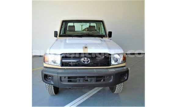 Buy Import Toyota Land Cruiser Beige Car in Import - Dubai in Antigua