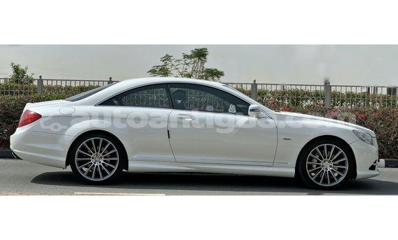 Buy Import Mercedes-Benz 190 (W201) White Car in Import - Dubai in Antigua Buy Import Mercedes-Benz 190 (W201) White Car in Import - Dubai in Antigua
