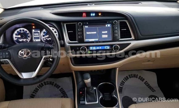 Buy Import Toyota Highlander White Car in Import - Dubai in Antigua Buy Import Toyota Highlander White Car in Import - Dubai in Antigua