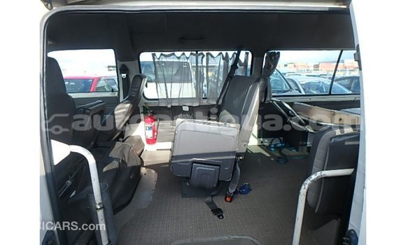 Buy Import Nissan Caravan White Car in Import - Dubai in Antigua Buy Import Nissan Caravan White Car in Import - Dubai in Antigua