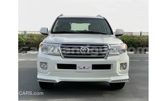 Buy Import Toyota Land Cruiser White Car in Import - Dubai in Antigua Buy Import Toyota Land Cruiser White Car in Import - Dubai in Antigua