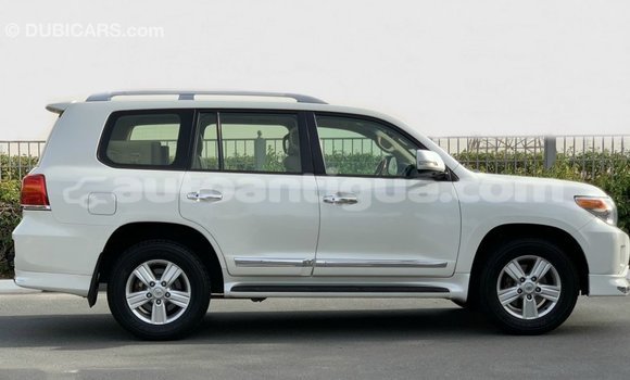 Buy Import Toyota Land Cruiser White Car in Import - Dubai in Antigua Buy Import Toyota Land Cruiser White Car in Import - Dubai in Antigua