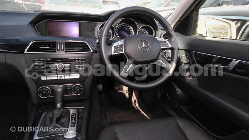 Big with watermark mercedes benz 200 antigua import dubai 3311