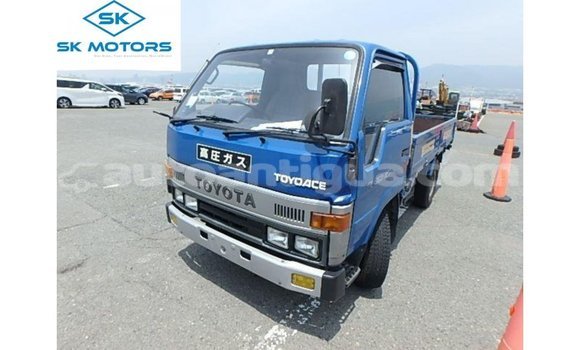 Buy Import Toyota HiAce Blue Truck in Import - Dubai in Antigua