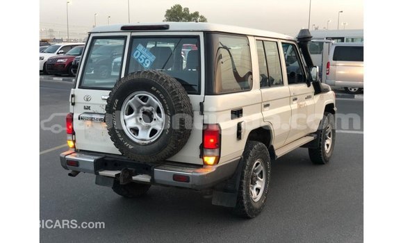 Buy Import Toyota Land Cruiser White Car in Import - Dubai in Antigua Buy Import Toyota Land Cruiser White Car in Import - Dubai in Antigua