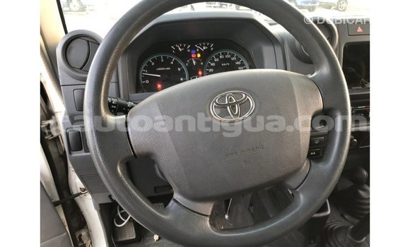 Buy Import Toyota Land Cruiser White Car in Import - Dubai in Antigua Buy Import Toyota Land Cruiser White Car in Import - Dubai in Antigua