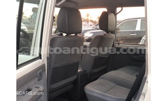 Buy Import Toyota Land Cruiser White Car in Import - Dubai in Antigua Buy Import Toyota Land Cruiser White Car in Import - Dubai in Antigua