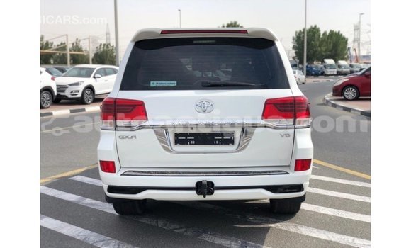 Buy Import Toyota Land Cruiser White Car in Import - Dubai in Antigua Buy Import Toyota Land Cruiser White Car in Import - Dubai in Antigua