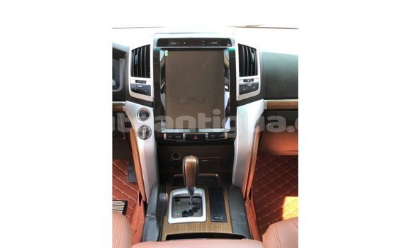 Buy Import Toyota Land Cruiser White Car in Import - Dubai in Antigua Buy Import Toyota Land Cruiser White Car in Import - Dubai in Antigua