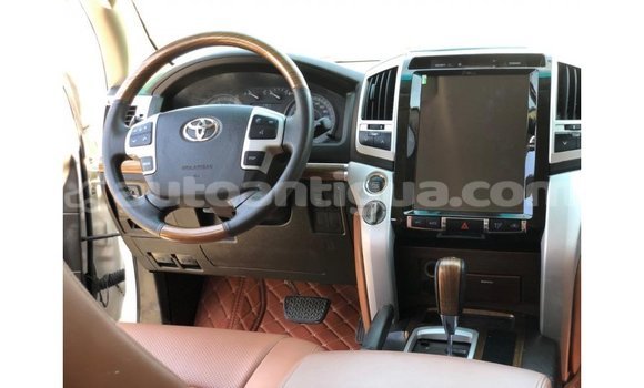 Buy Import Toyota Land Cruiser White Car in Import - Dubai in Antigua Buy Import Toyota Land Cruiser White Car in Import - Dubai in Antigua