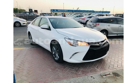 Buy Import Toyota Camry White Car in Import - Dubai in Antigua