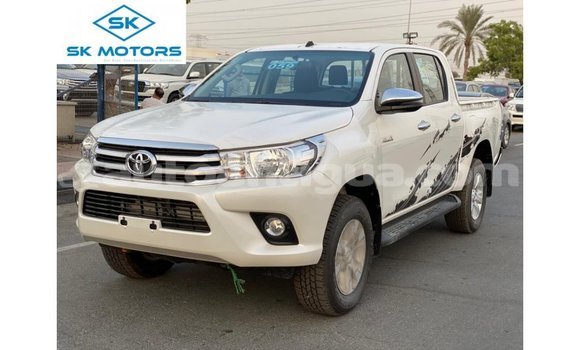 Buy Import Toyota Hilux White Car in Import - Dubai in Antigua