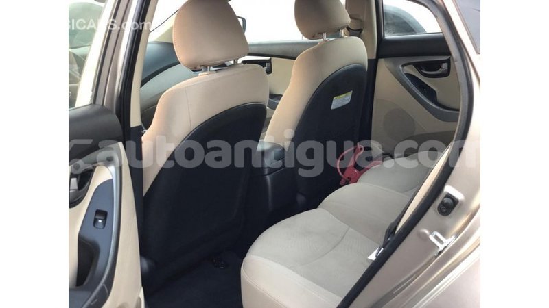 Big with watermark hyundai elantra antigua import dubai 3359