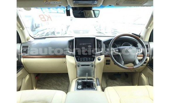 Buy Import Toyota Land Cruiser White Car in Import - Dubai in Antigua Buy Import Toyota Land Cruiser White Car in Import - Dubai in Antigua