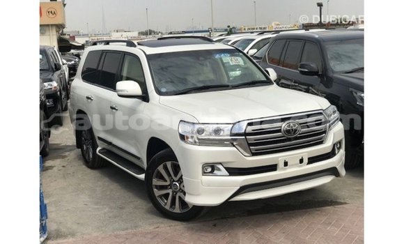 Buy Import Toyota Land Cruiser White Car in Import - Dubai in Antigua Buy Import Toyota Land Cruiser White Car in Import - Dubai in Antigua