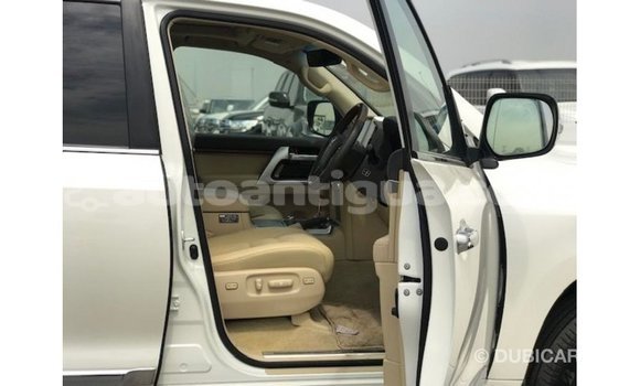 Buy Import Toyota Land Cruiser White Car in Import - Dubai in Antigua Buy Import Toyota Land Cruiser White Car in Import - Dubai in Antigua