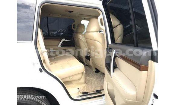 Buy Import Toyota Land Cruiser White Car in Import - Dubai in Antigua Buy Import Toyota Land Cruiser White Car in Import - Dubai in Antigua