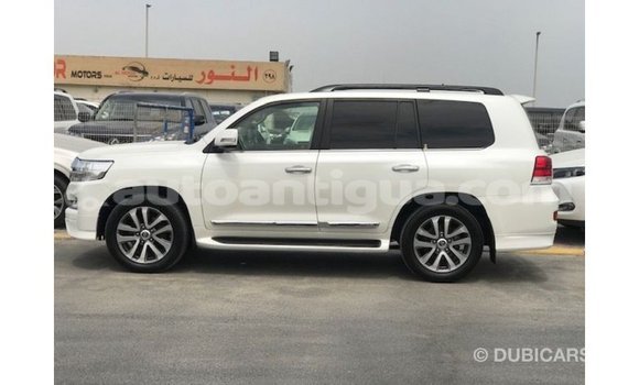 Buy Import Toyota Land Cruiser White Car in Import - Dubai in Antigua Buy Import Toyota Land Cruiser White Car in Import - Dubai in Antigua