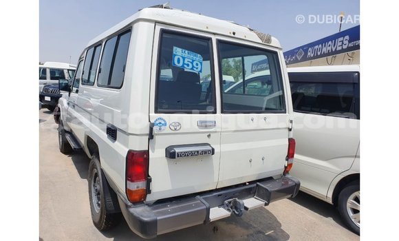 Buy Import Toyota Land Cruiser White Car in Import - Dubai in Antigua Buy Import Toyota Land Cruiser White Car in Import - Dubai in Antigua