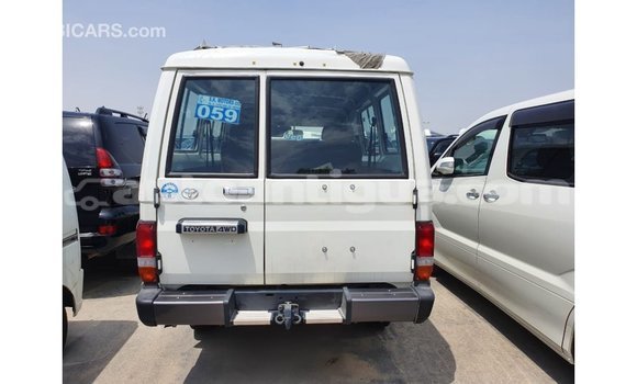 Buy Import Toyota Land Cruiser White Car in Import - Dubai in Antigua Buy Import Toyota Land Cruiser White Car in Import - Dubai in Antigua