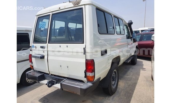 Buy Import Toyota Land Cruiser White Car in Import - Dubai in Antigua Buy Import Toyota Land Cruiser White Car in Import - Dubai in Antigua