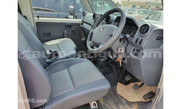 Buy Import Toyota Land Cruiser White Car in Import - Dubai in Antigua Buy Import Toyota Land Cruiser White Car in Import - Dubai in Antigua
