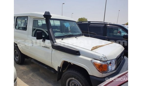 Buy Import Toyota Land Cruiser White Car in Import - Dubai in Antigua Buy Import Toyota Land Cruiser White Car in Import - Dubai in Antigua
