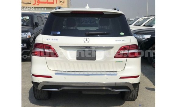 Buy Import Mercedes-Benz 190 (W201) White Car in Import - Dubai in Antigua Buy Import Mercedes-Benz 190 (W201) White Car in Import - Dubai in Antigua