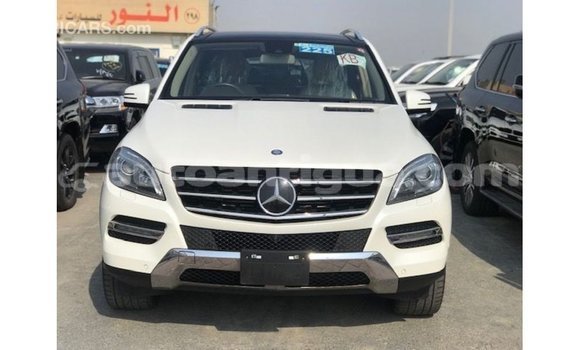 Buy Import Mercedes-Benz 190 (W201) White Car in Import - Dubai in Antigua Buy Import Mercedes-Benz 190 (W201) White Car in Import - Dubai in Antigua