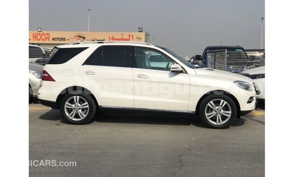 Buy Import Mercedes-Benz 190 (W201) White Car in Import - Dubai in Antigua Buy Import Mercedes-Benz 190 (W201) White Car in Import - Dubai in Antigua