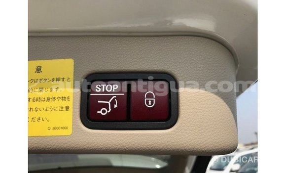 Buy Import Mercedes-Benz 190 (W201) White Car in Import - Dubai in Antigua Buy Import Mercedes-Benz 190 (W201) White Car in Import - Dubai in Antigua