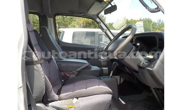 Buy Import Toyota Hiace White Car in Import - Dubai in Antigua Buy Import Toyota Hiace White Car in Import - Dubai in Antigua