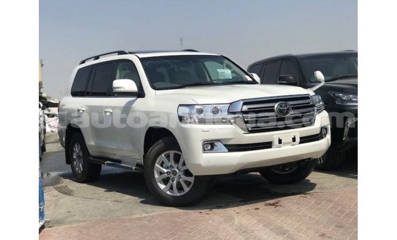 Buy Import Toyota Land Cruiser White Car in Import - Dubai in Antigua