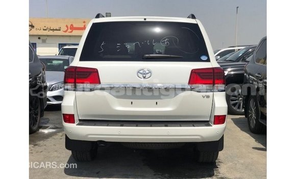 Buy Import Toyota Land Cruiser White Car in Import - Dubai in Antigua Buy Import Toyota Land Cruiser White Car in Import - Dubai in Antigua