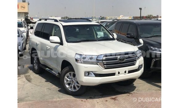 Buy Import Toyota Land Cruiser White Car in Import - Dubai in Antigua Buy Import Toyota Land Cruiser White Car in Import - Dubai in Antigua