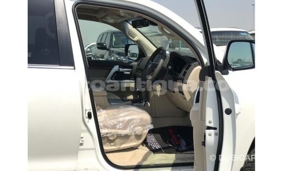 Buy Import Toyota Land Cruiser White Car in Import - Dubai in Antigua Buy Import Toyota Land Cruiser White Car in Import - Dubai in Antigua