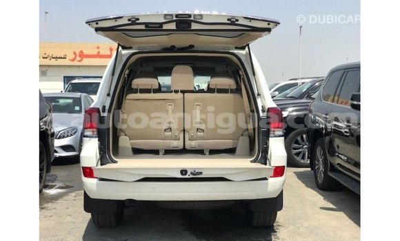 Buy Import Toyota Land Cruiser White Car in Import - Dubai in Antigua Buy Import Toyota Land Cruiser White Car in Import - Dubai in Antigua