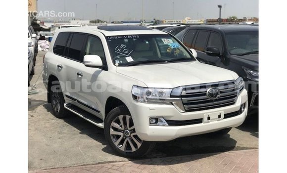 Buy Import Toyota Land Cruiser White Car in Import - Dubai in Antigua Buy Import Toyota Land Cruiser White Car in Import - Dubai in Antigua