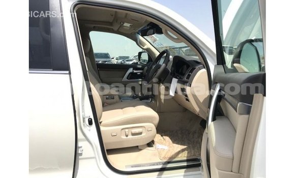 Buy Import Toyota Land Cruiser White Car in Import - Dubai in Antigua Buy Import Toyota Land Cruiser White Car in Import - Dubai in Antigua