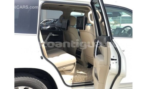 Buy Import Toyota Land Cruiser White Car in Import - Dubai in Antigua Buy Import Toyota Land Cruiser White Car in Import - Dubai in Antigua