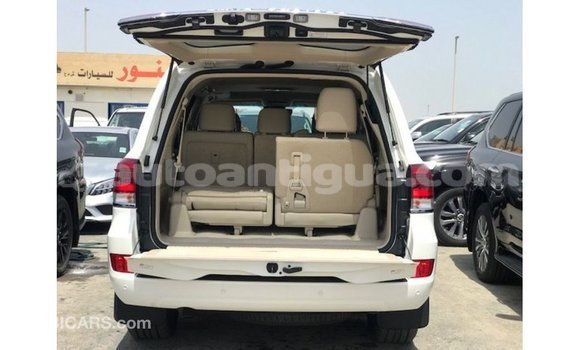Buy Import Toyota Land Cruiser White Car in Import - Dubai in Antigua Buy Import Toyota Land Cruiser White Car in Import - Dubai in Antigua